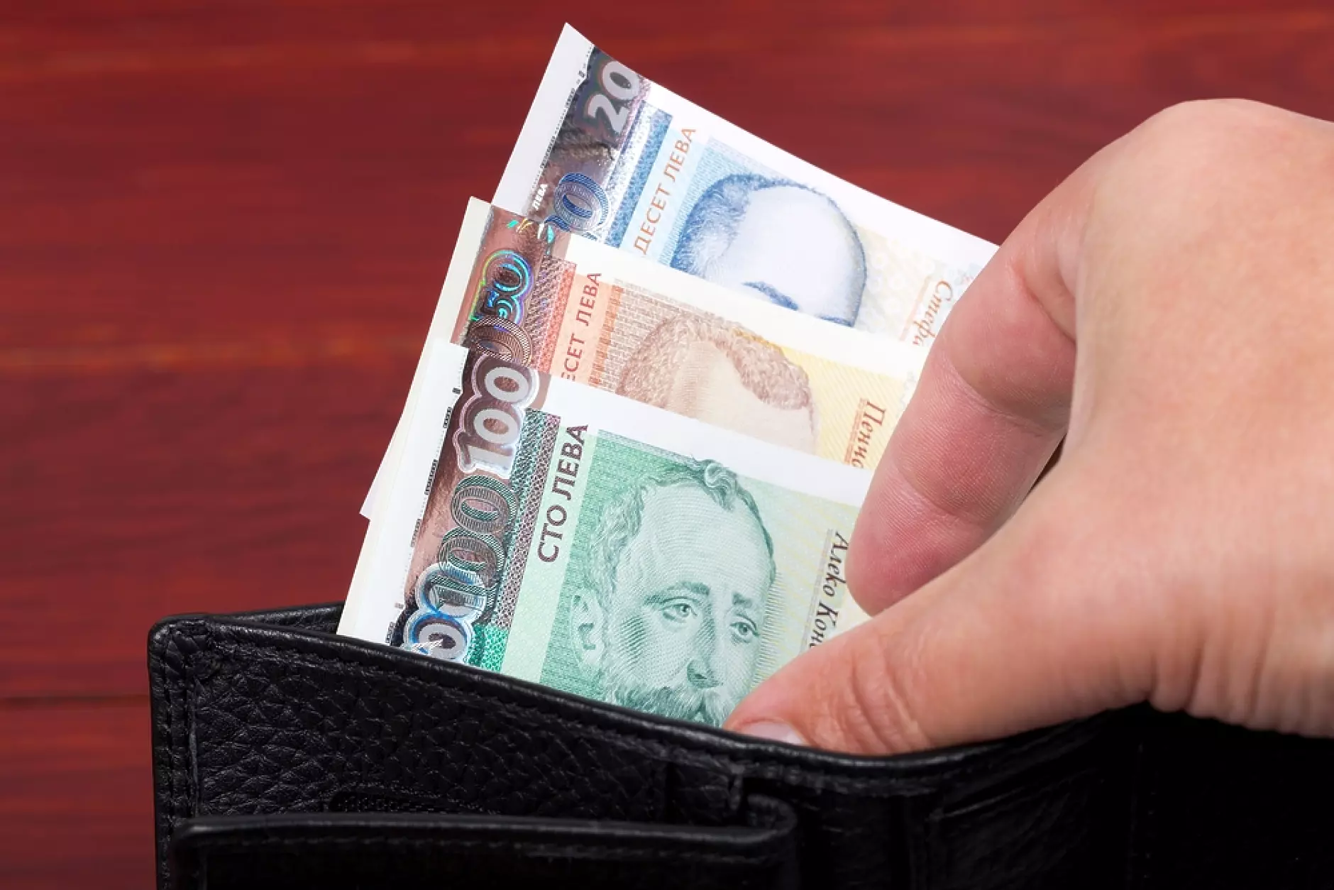 НСИ: Над 75% от българите са затруднени да покриват ежедневните си разходи