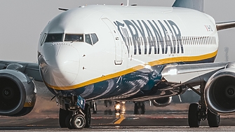 Ирландският нискобюджетен авиопревозвач Ryanair обяви решението си да затвори една