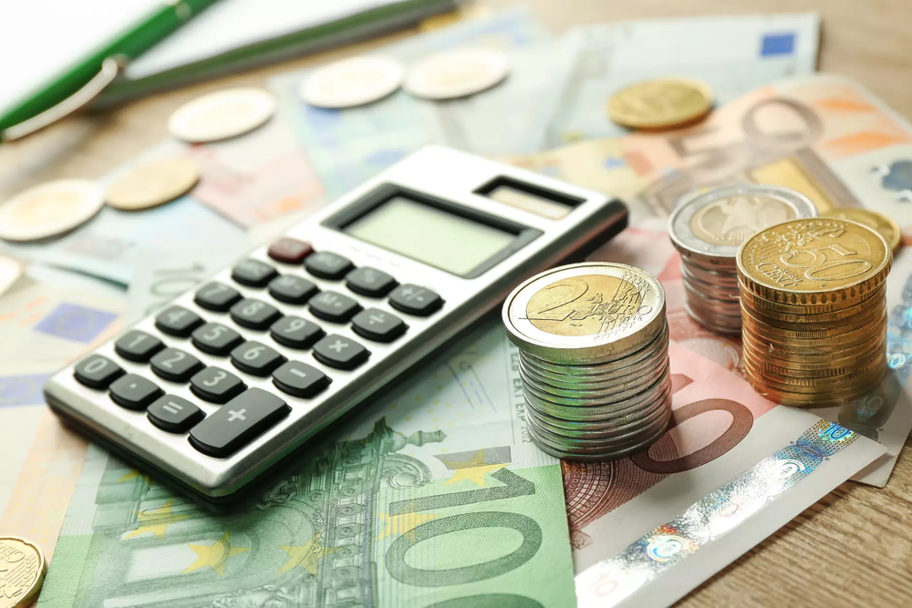 Албания увеличава минималната заплата и пенсиите