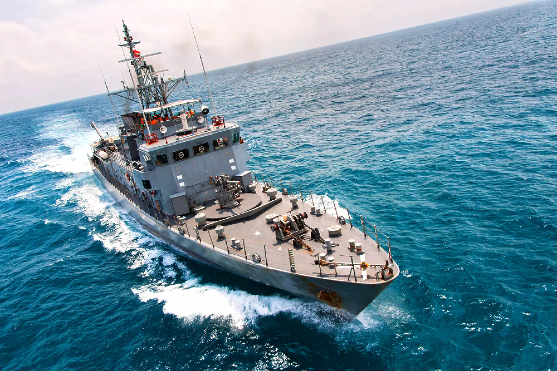 Ройтерс: Румънски военен кораб се удари в мина в Черно море