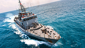 Румънски военен кораб се удари в мина в Черно море