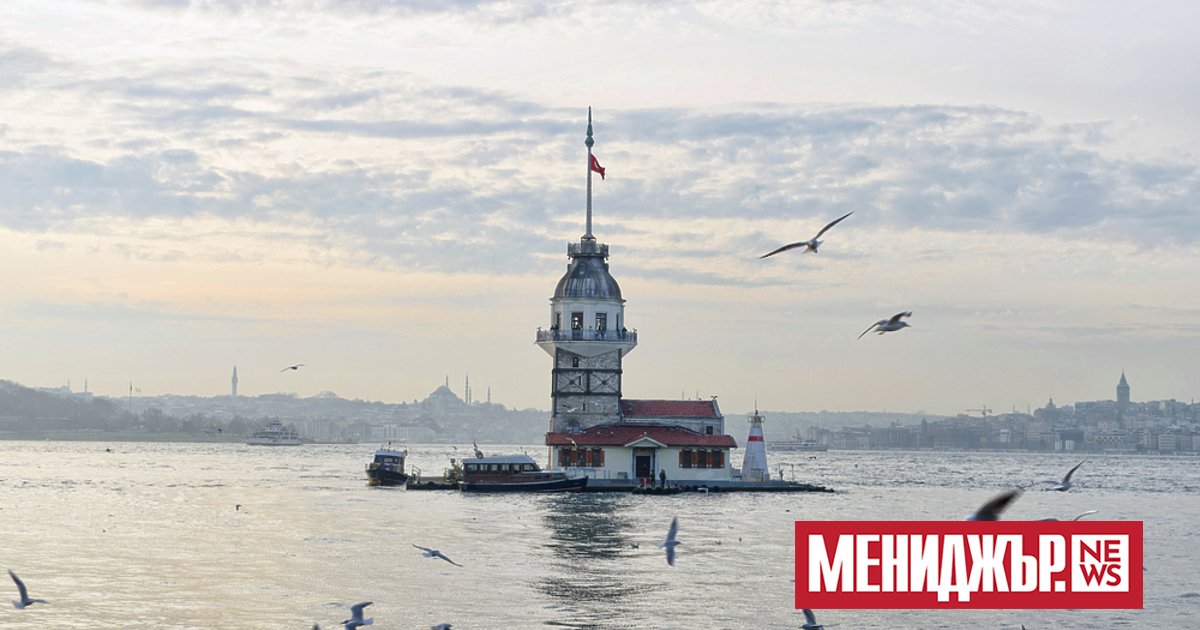 Един от символите на Истанбул – Момината кула (Кız Kulesi),