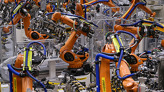 Миналата година Китай инсталира почти толкова промишлени роботи в заводите