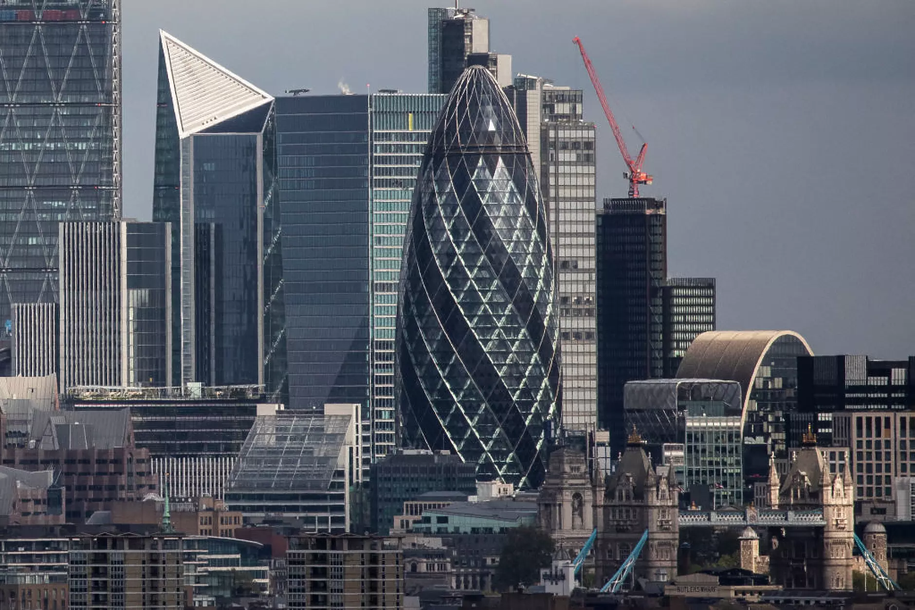 „Неинвестируемо“: Британските пазари изгубиха 300 млрд. паунда в първия месец от управлението на Лиз Тръс