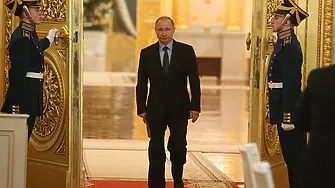 Кремъл стяга церемония за анексирането на отцепените с референдуми области   