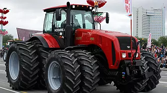 Лукашенко подари трактор на Путин 
