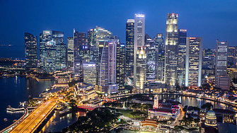 Сингапур наваксва преднината на Хонконг в надпреварата за най голям център