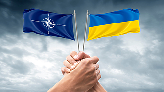 Украинците подкрепят присъединяването на страната към НАТО Това сочат резултатите