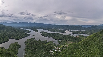 Построен през 80 те години на миналия век язовир Балбина е