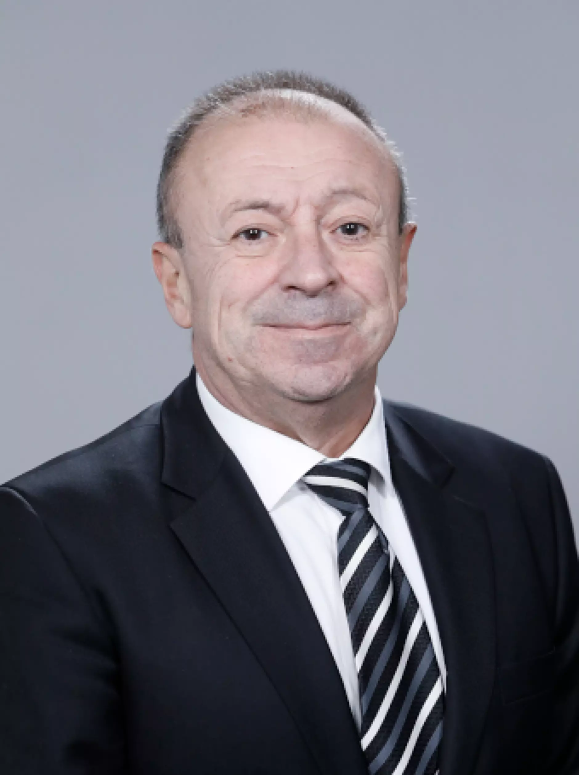 Депутат от „Продължаваме промяната“ вече иска оставката на председателя Вежди Рашидов