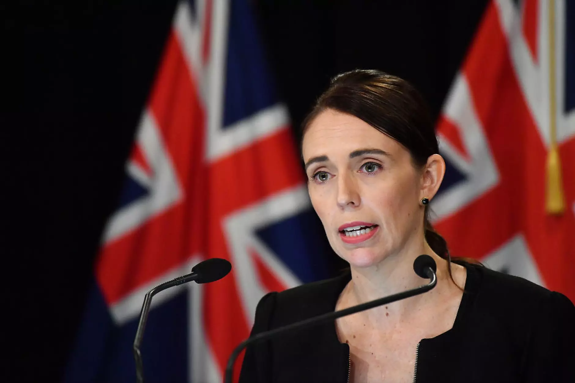 Офисът на новозеландския премиер Джасинда Ардърн беше атакуван от жена с меч