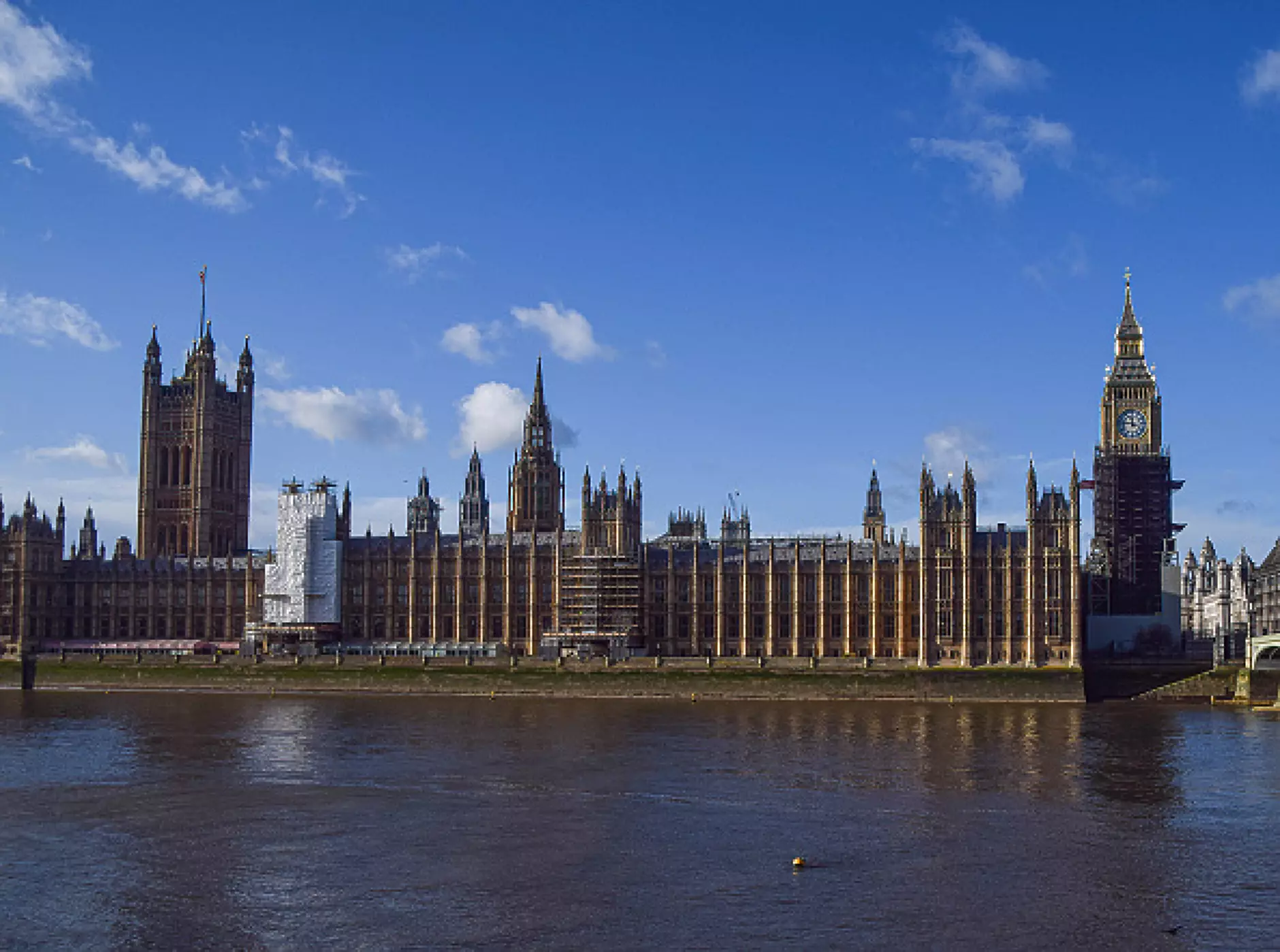 Британски депутат напусна заради сексуален тормоз над жена от екипа му