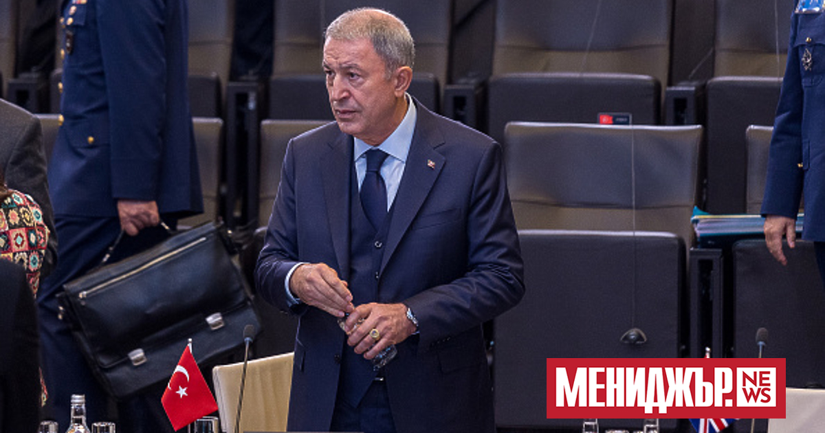 Турският министър на отбраната Хулуси Акар заяви, че е поканил