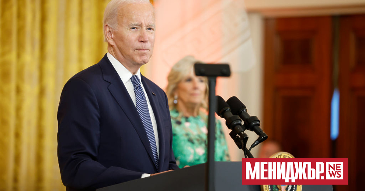 Тридесет конгресмени от Демократическата партия призоваха вчера президента на САЩ