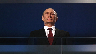 Руският президент Владимир Путин въвежда от утре военно положение в