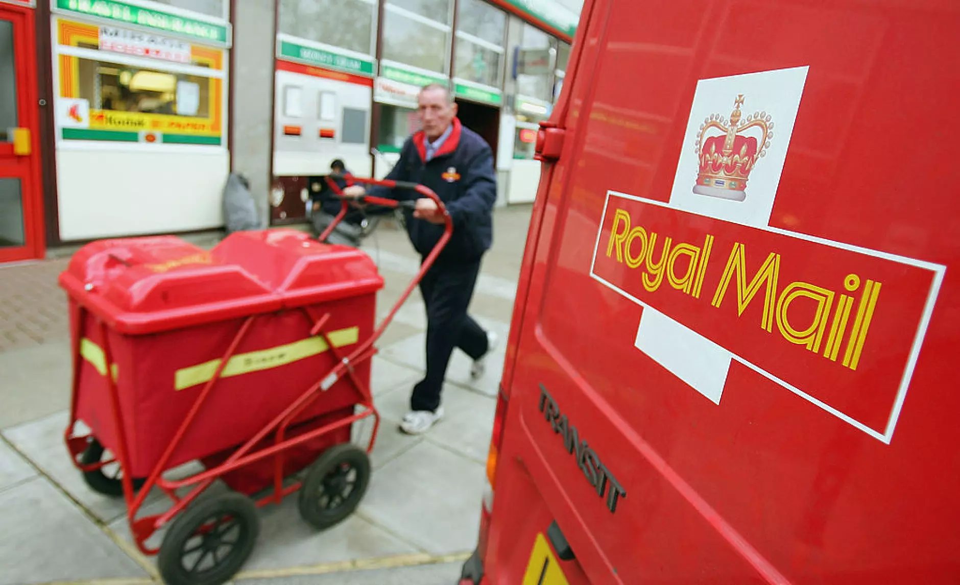 Royal Mail предупреждава за съкращения на до 10 000 работни места