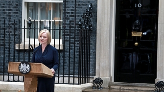 Премиерът на Великобритания Лиз Тръс и новият министър на финансите