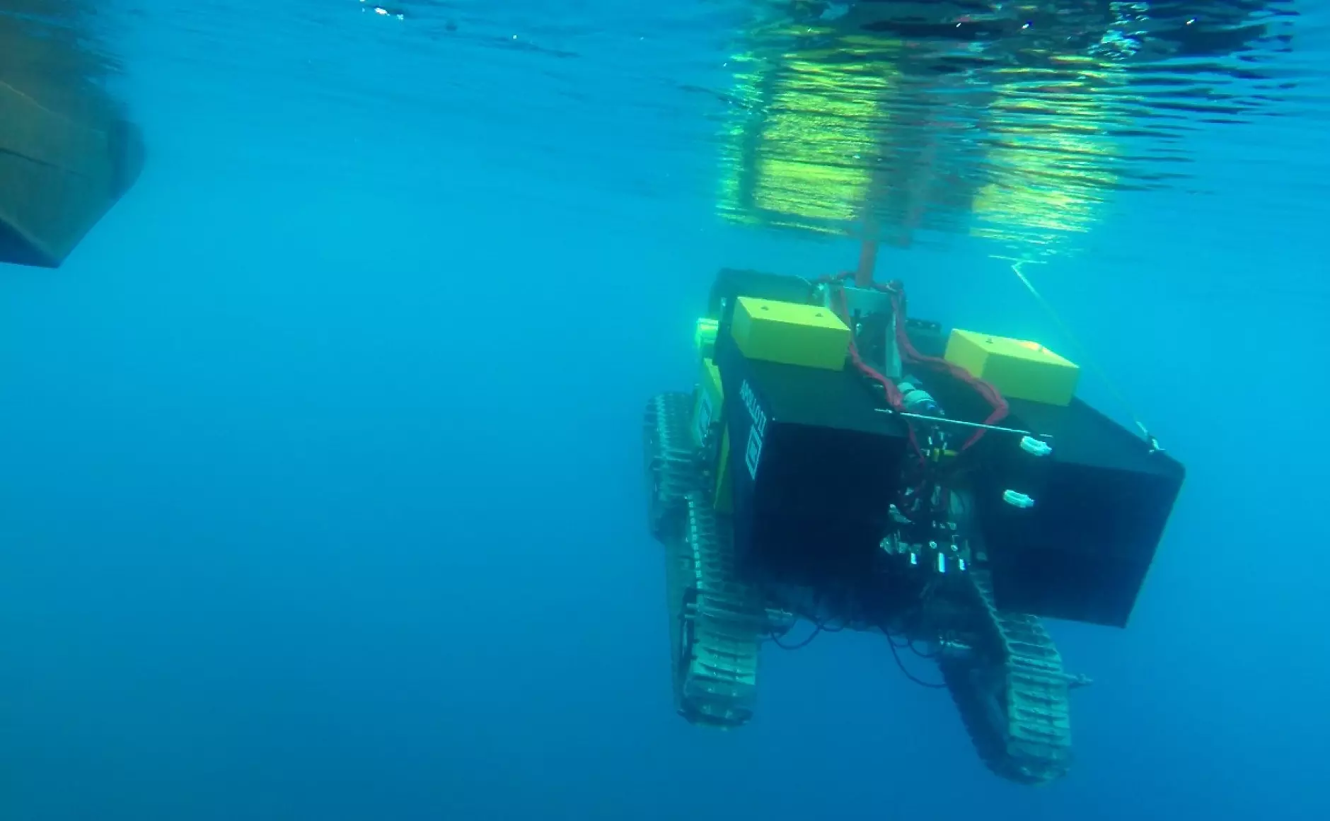 Подводна „прахосмукачка“ изсмуква ценни метали от морското дъно