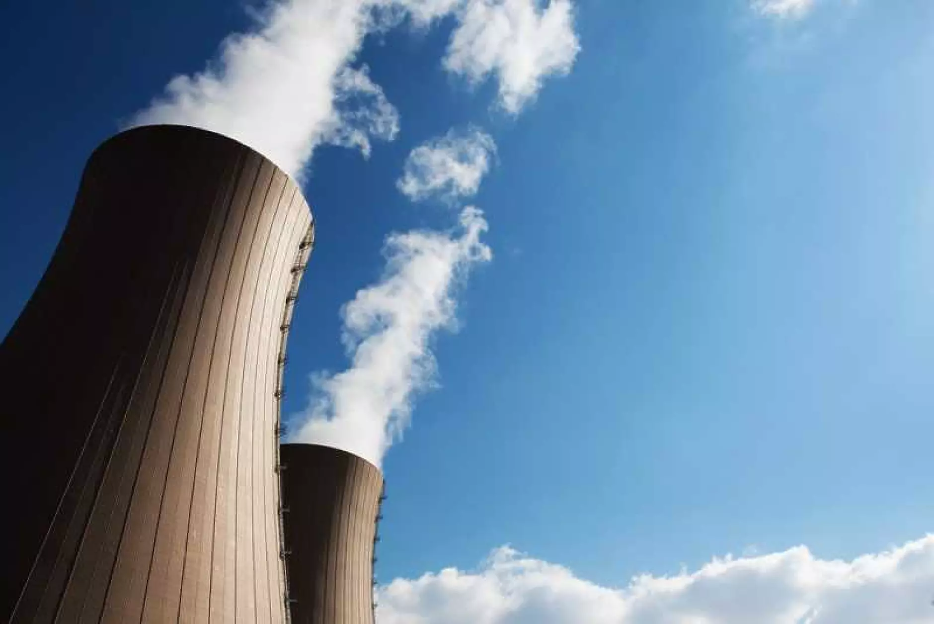 Германия удължи срока за експлоатация на три атомни електроцентрали