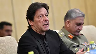 Простреляха бившия премиер на Пакистан Имран Хан