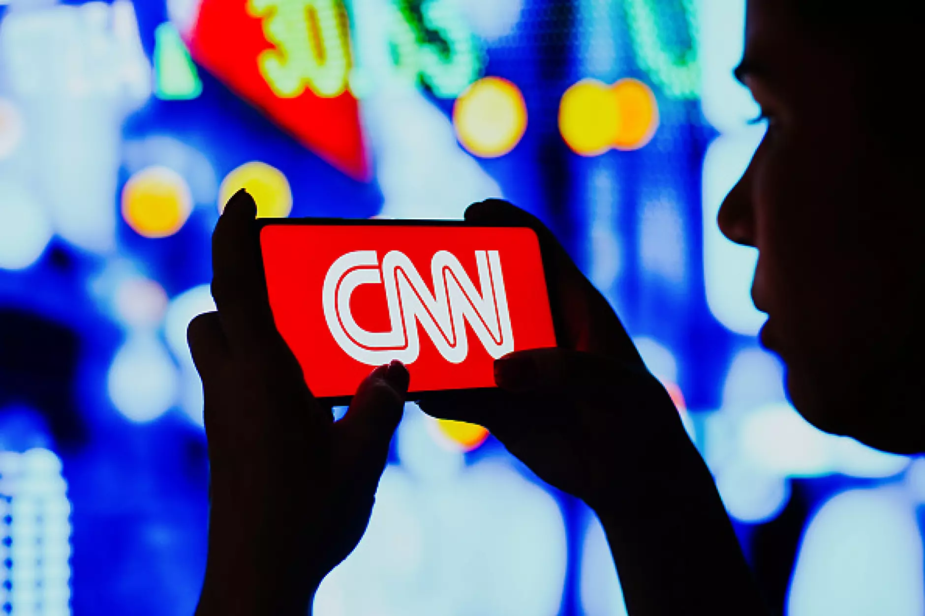 CNN поиска водещите да намалят алкохола по време на новогодишните предавания