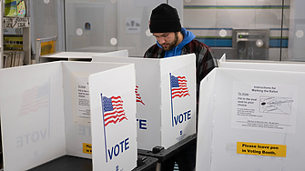 Американците гласуваха на междинните избори за Конгрес предаде Ройтерс Вотът