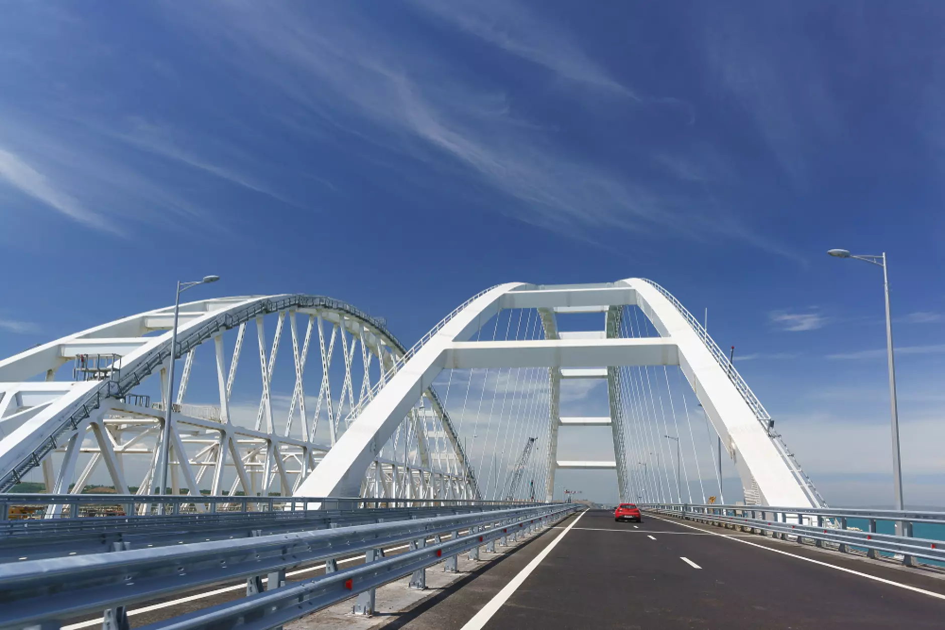 Керченският мост ще заработи не по-рано от септември 2023-а