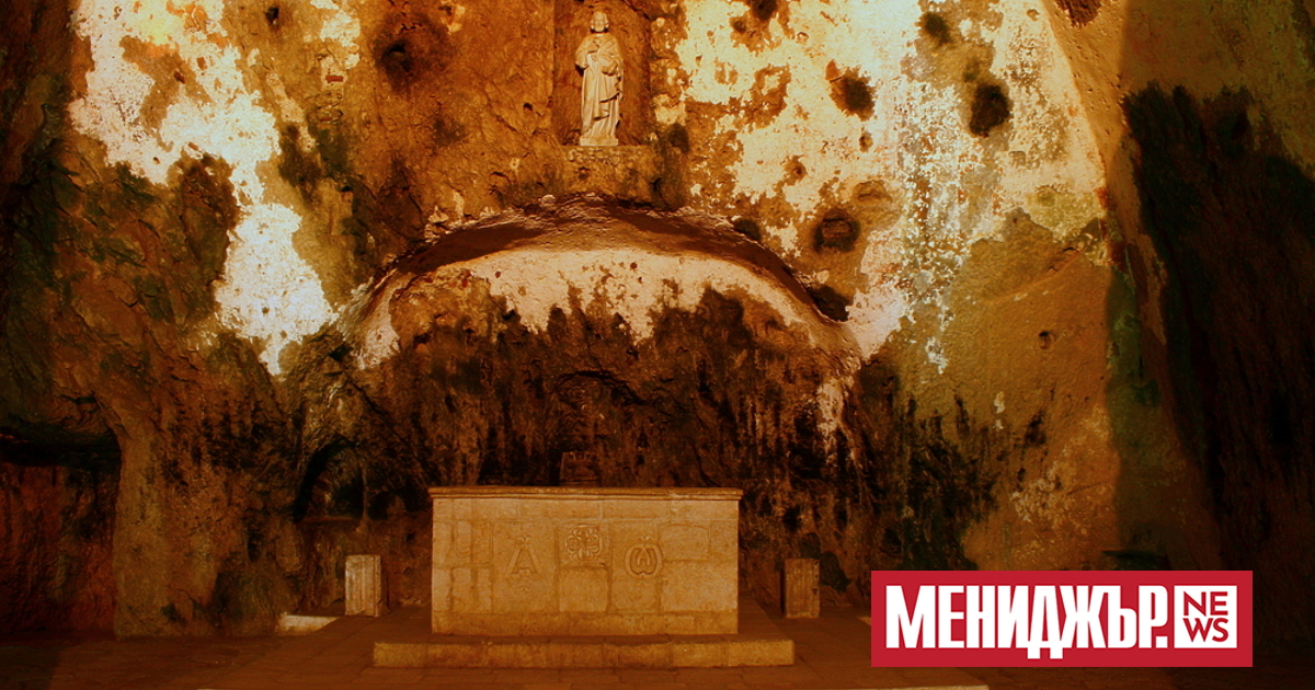 Погребални камери от късната римска епоха и глинени съдове за