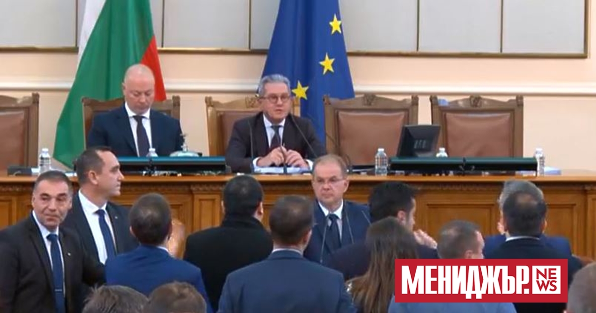 Нов скандал в парламента доведе до отстраняването от едно заседание