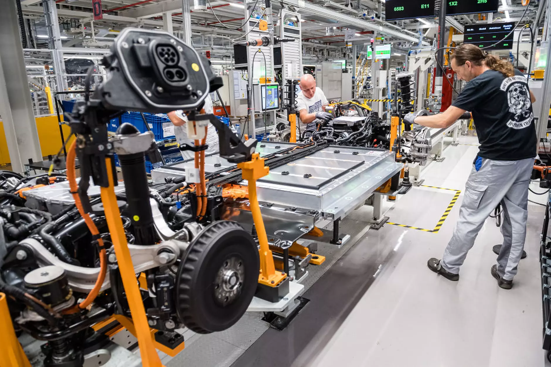 Volkswagen: Високите цени на енергията ще убият производството на батерии в Европа