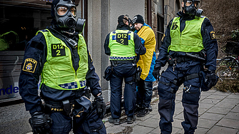 Шведските власти днес съобщиха че са арестували още двама души
