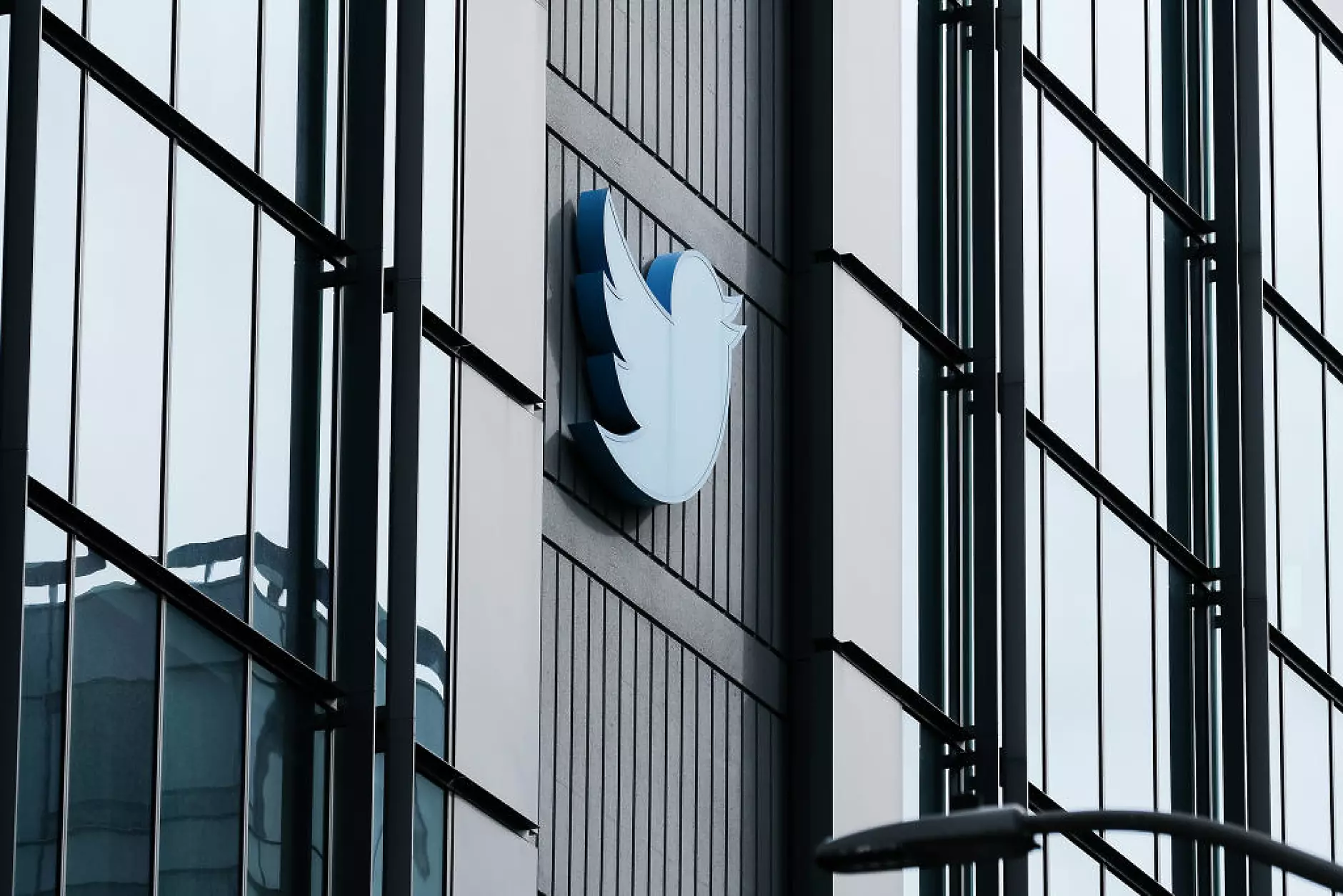 Twitter връща услугата за верификация на профилите през следващата седмица