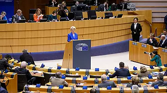 Европарламентът настоява ЕС да замрази финансирането за Унгария