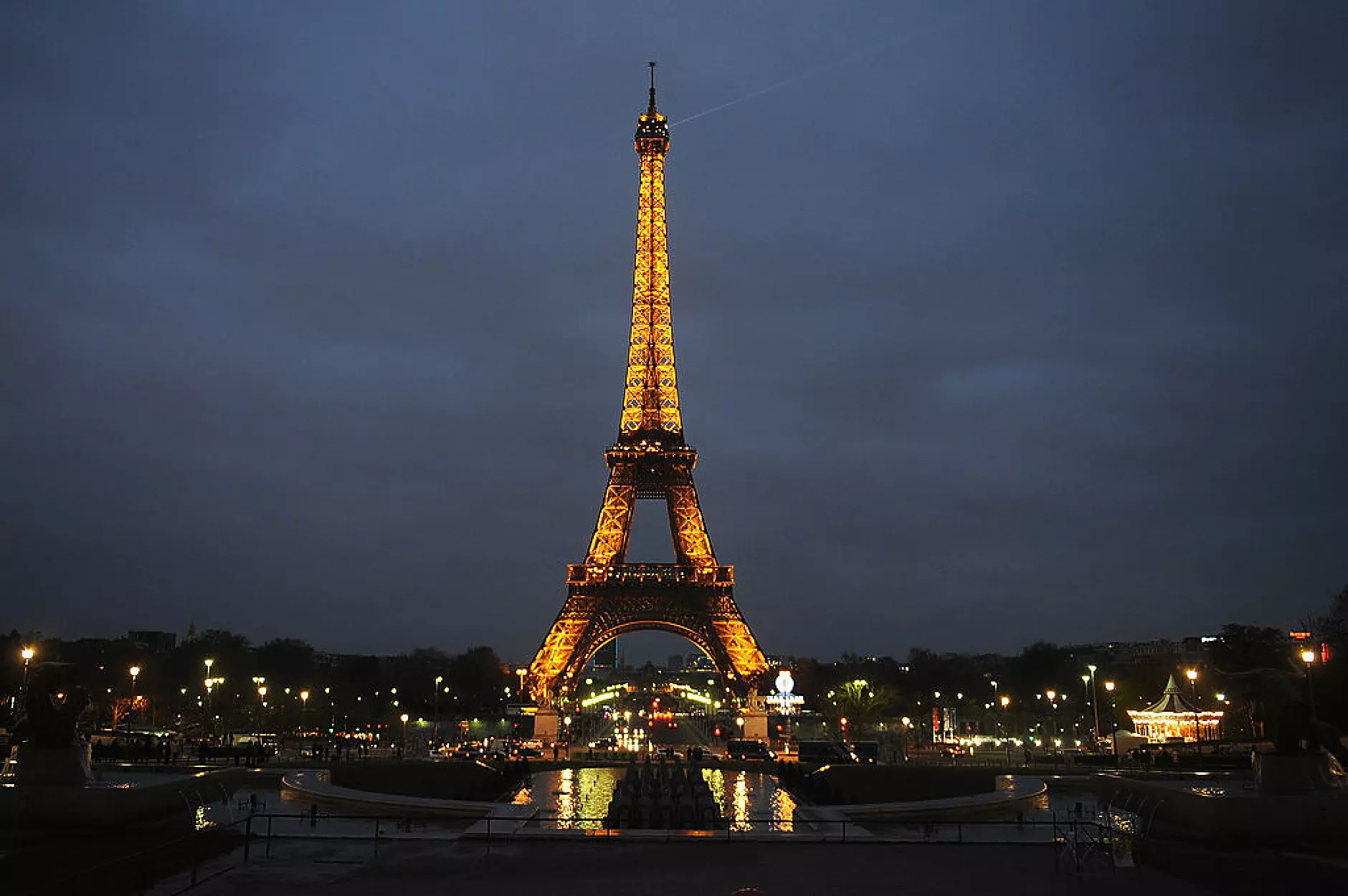 Френското правителство се готви за недостиг на ток през зимата