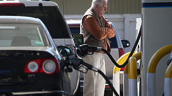 Дизеловото гориво ще поевтинее с  около 15 стотинки за литър