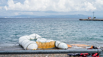 Гръцките власти спасиха почти 100 мигранти бедстващи в морето край