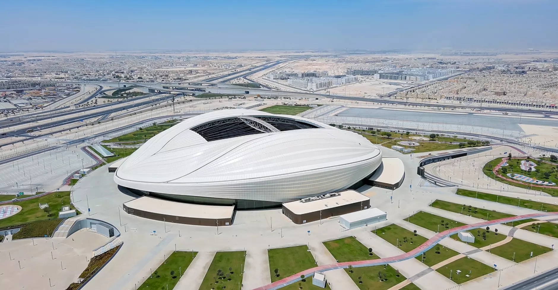 Катар обмисля забрана на продажбата на алкохол по стадионите на Световното по футбол