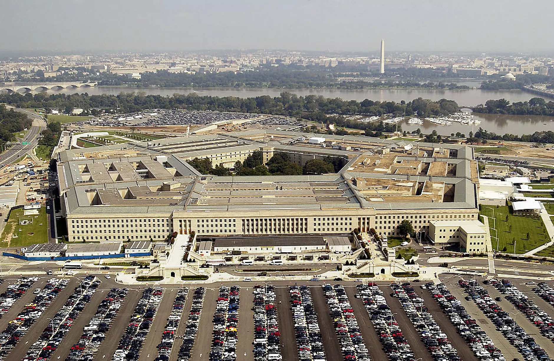 Пентагонът подели договор за облачни услуги за 9 млрд. долара между четири технологични гиганта