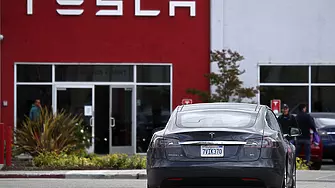 Акциите на Tesla са поевтинели с почти 40% от края на септември