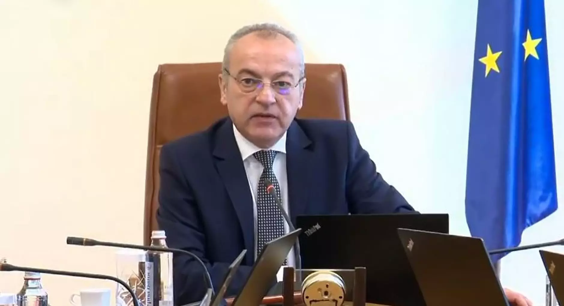 Донев: България не е била информирана по официален път за обвиненията срещу Грозев