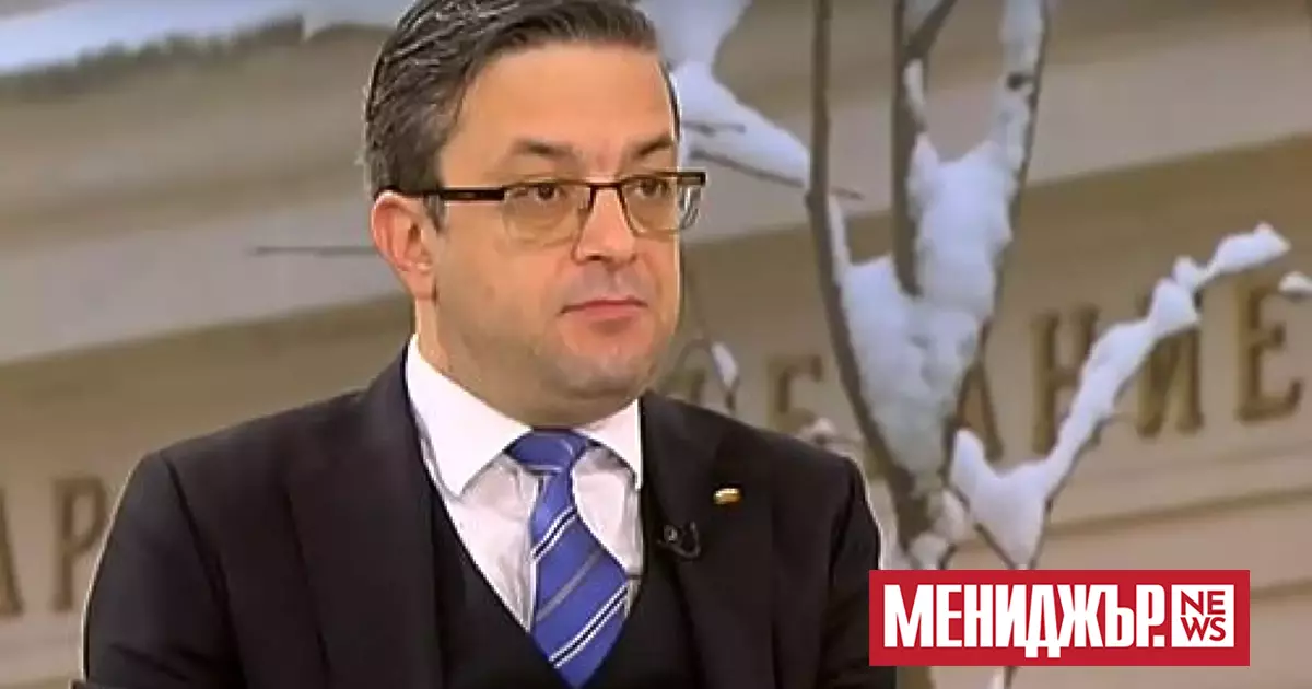 Третият мандат е кризисен, той е нестандартен и също трябва