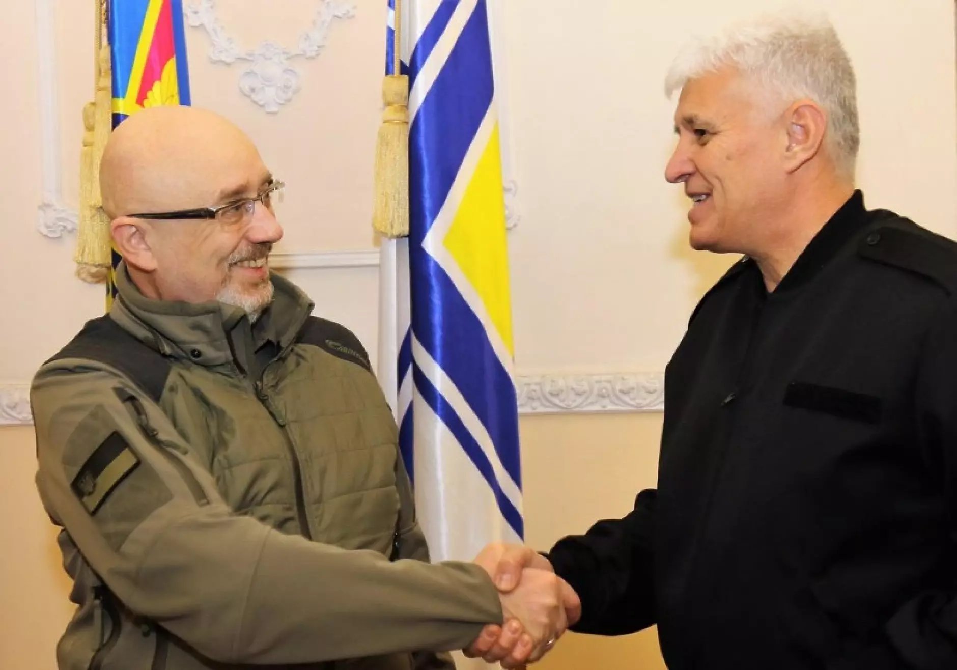  Служебният министър на отбраната на изненадващо посещение в Киев 