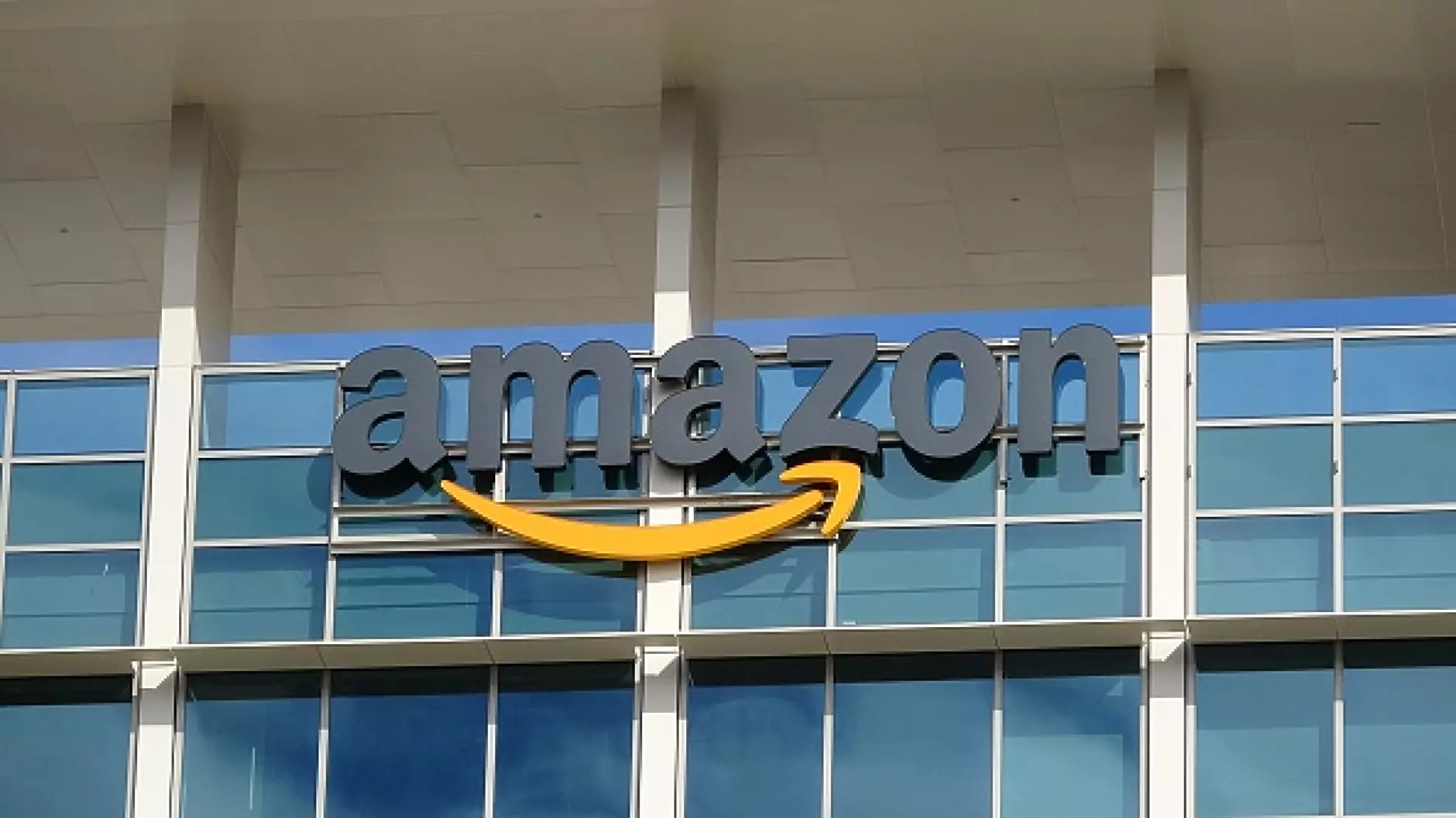 Amazon получи 8 млрд. долара необезпечен заем от група банки