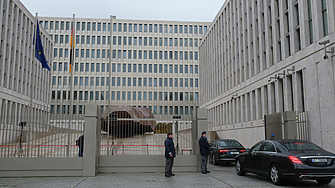 Германските власти съобщиха че са арестували служител на Федералната разузнавателна