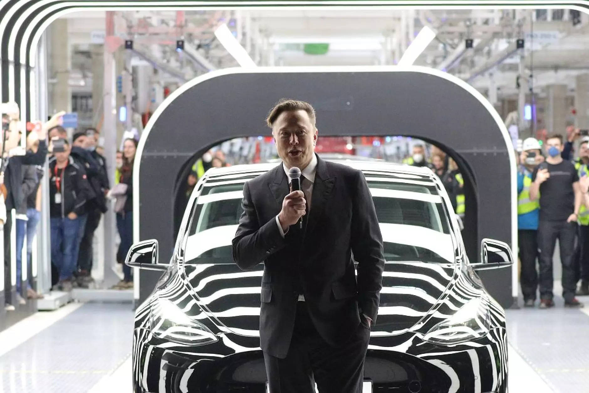 Мъск към служителите на Tesla: Не се безпокойте от лудостта на фондовите пазари