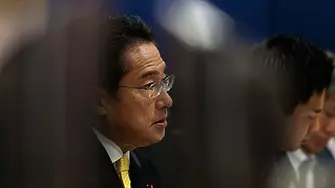 Премиерът на Япония уволни четвърти министър
