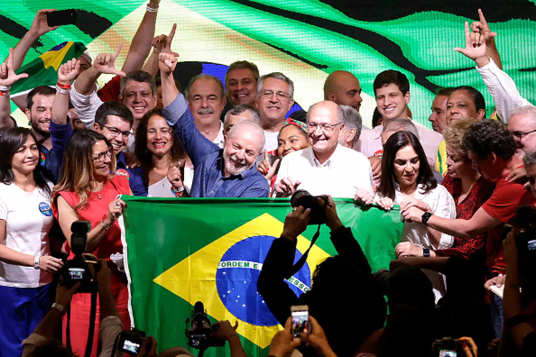 Лула да Силва положи клетва като президент на Бразилия, ще отиде на бдението за Пеле