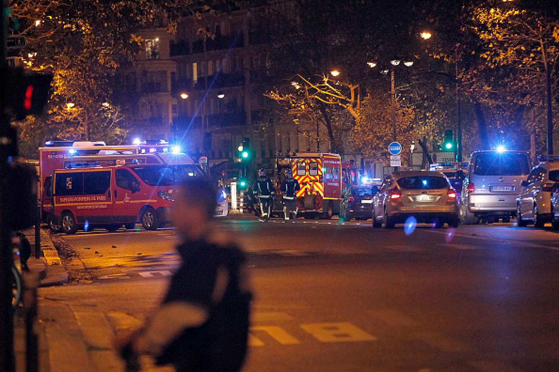 Трима убити при безразборна стрелба в Париж