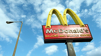 Американската верига ресторанти за бързо хранене McDonald s Corp ще напусне