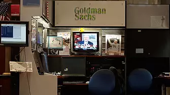 Шефът на Goldman Sachs попари новогодишно служителите си с мащабни  съкращения и орязани бонуси